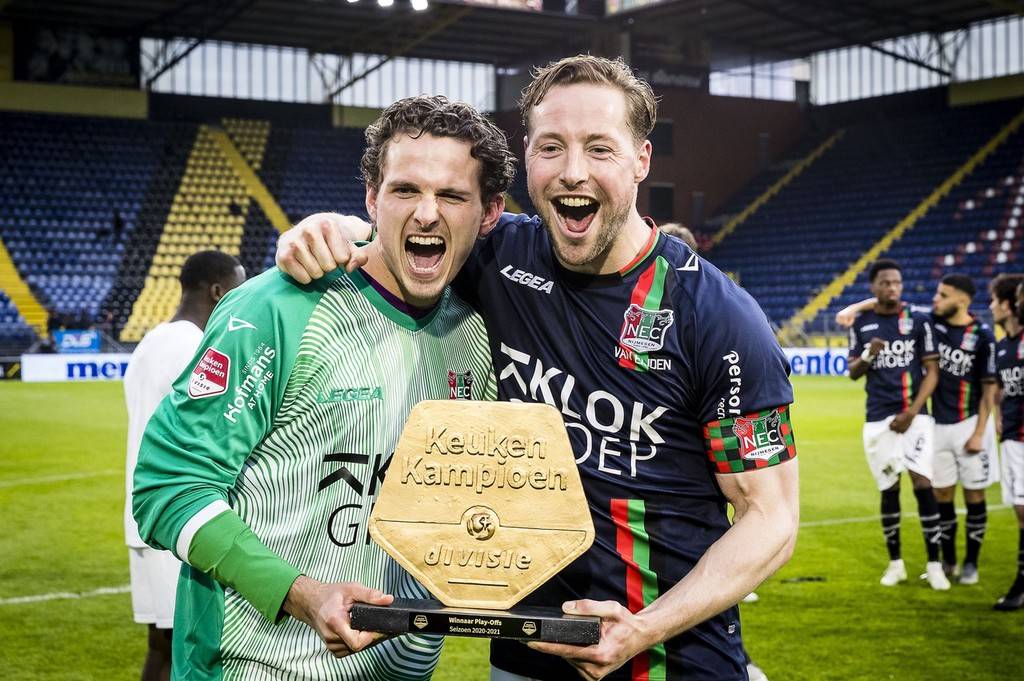 的讨论中 的讨论中